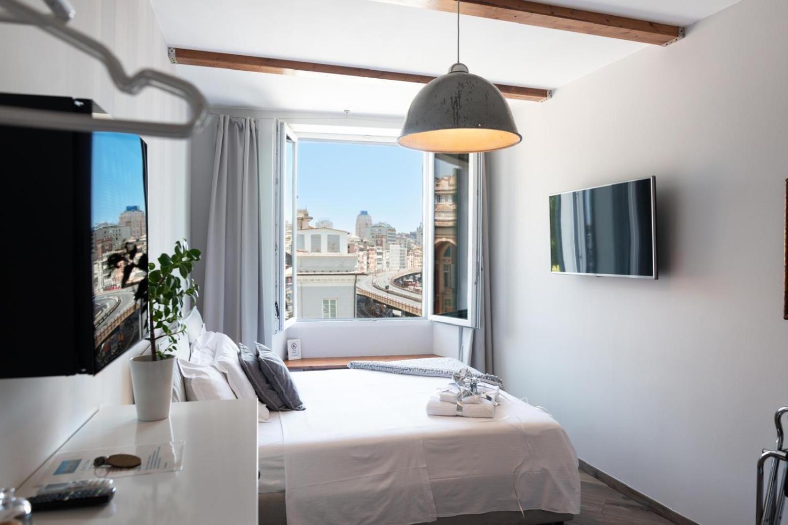 Port View Hotel Genoa Bagian luar foto