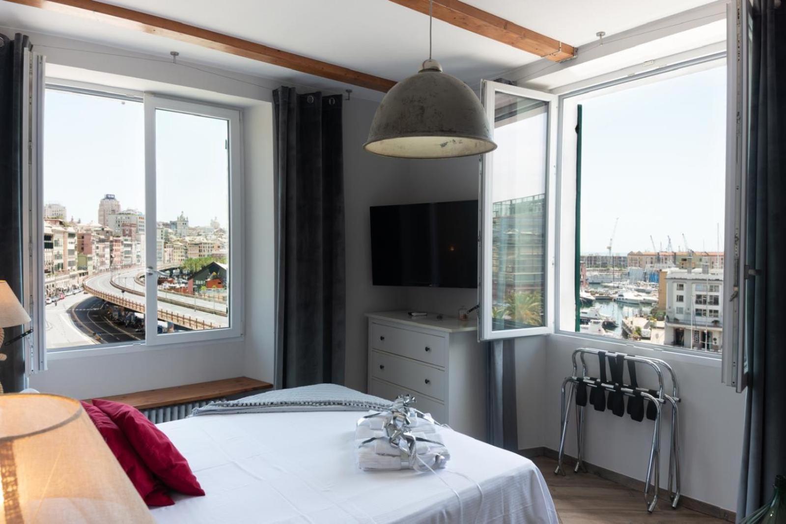 Port View Hotel Genoa Bagian luar foto